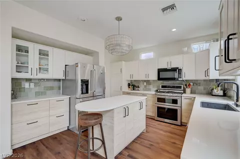 10592 Olympic Pine Dr, Las Vegas, NV 89135