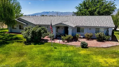 301 W Hickory St, Pahrump, NV 89048