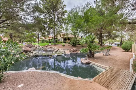 7812 Canoe Ln, Las Vegas, NV 89145