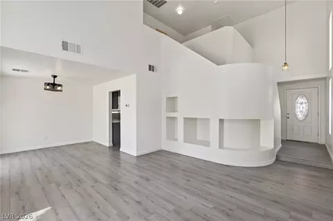 4215 Dobson Dr, Las Vegas, NV 89115