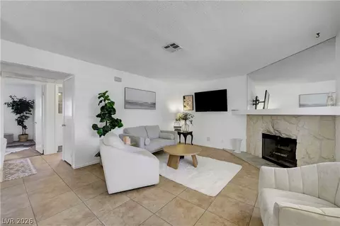 1108 N Cimarron Rd #101, Las Vegas, NV 89128