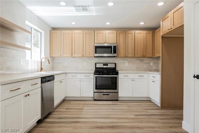 11978 Camden Brook St, Las Vegas, NV 89183
