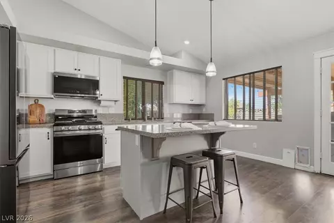 5528 Rock Creek Ln, Las Vegas, NV 89130