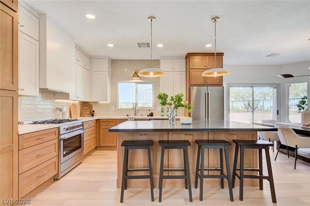 10600 Olivebranch Ave, Las Vegas, NV 89144