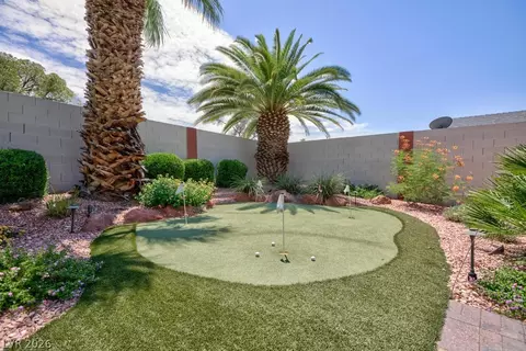 5040 Celebrity Cir, Las Vegas, NV 89119