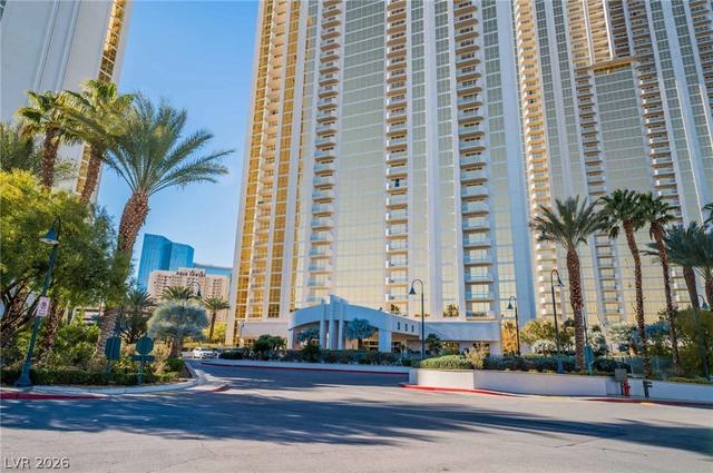 135 E Harmon Ave #818, Las Vegas, NV 89109