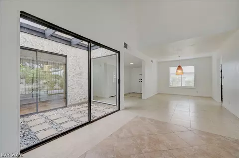 2695 San Lago Ct, Las Vegas, NV 89121