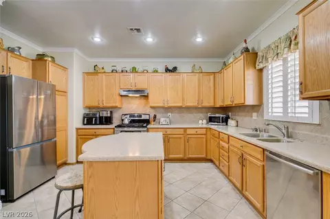Kitchen - 575 Eagle Perch Pl, Henderson, NV 89012 photo 1 of 6