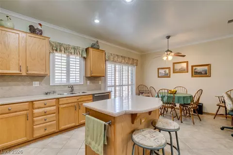 Kitchen - 575 Eagle Perch Pl, Henderson, NV 89012 photo 3 of 6