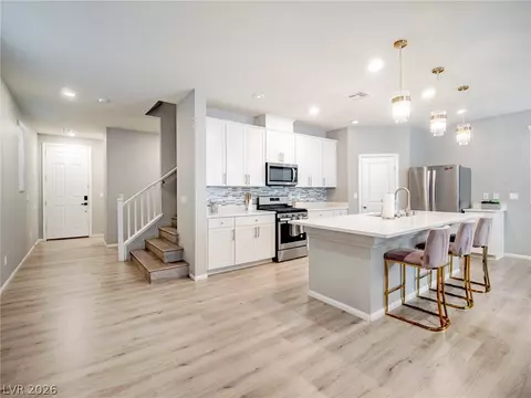 7746 Alder Landing St, Las Vegas, NV 89113