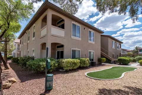 2305 W Horizon Ridge Pkwy #3813, Henderson, NV 89052