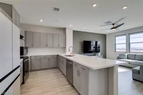 5618 Beguiling Falls St, Las Vegas, NV 89148