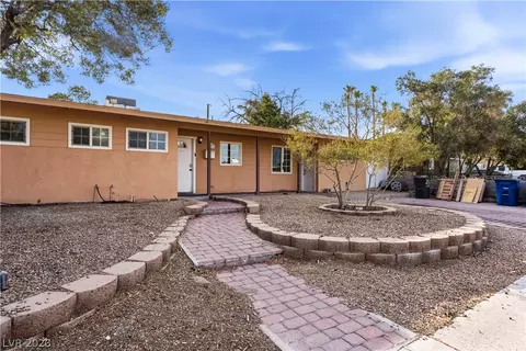 1001 Silver Lake Dr, Las Vegas, NV 89108
