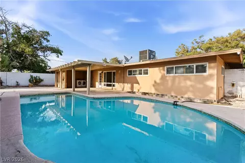 1001 Silver Lake Dr, Las Vegas, NV 89108