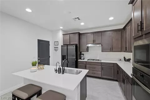 Kitchen - 976 E Sunset Rd, Henderson, NV 89011 photo 3 of 4
