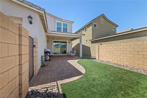 Exterior - 976 E Sunset Rd, Henderson, NV 89011 photo 6 of 17
