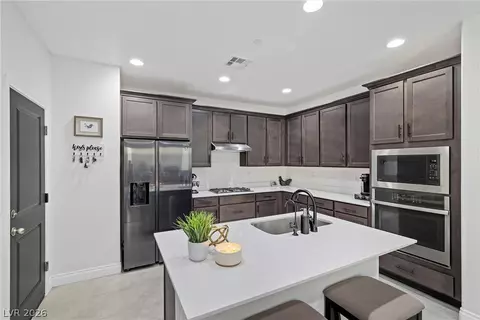 Kitchen - 976 E Sunset Rd, Henderson, NV 89011 photo 2 of 4