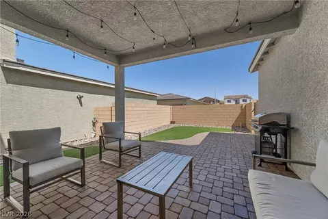 Exterior - 976 E Sunset Rd, Henderson, NV 89011 photo 5 of 17
