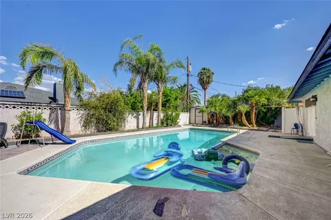 1920 Parkchester Dr, Las Vegas, NV 89108