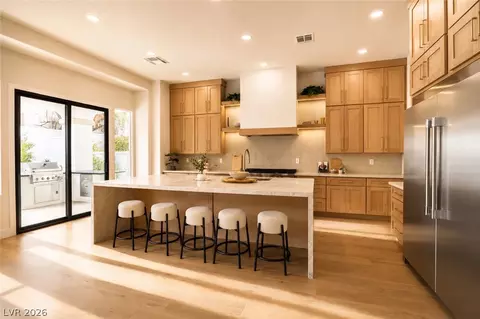 305 Prince Charming Ct, Las Vegas, NV 89145