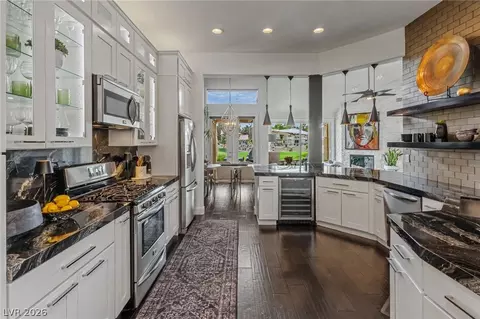 7949 Harbour Towne Ave, Las Vegas, NV 89113