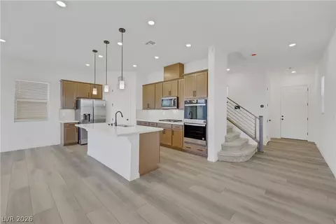 1570 Rock Kestrel St, Las Vegas, NV 89138