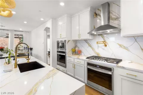 6 Sun Lily Ln, Henderson, NV 89011