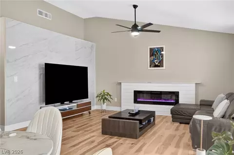 9621 Blue Bell Dr, Las Vegas, NV 89134