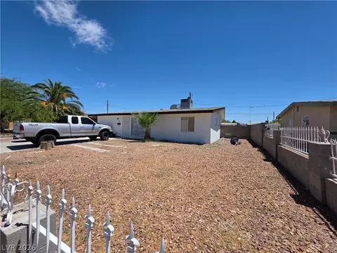 910 Magnolia Ave, Las Vegas, NV 89108