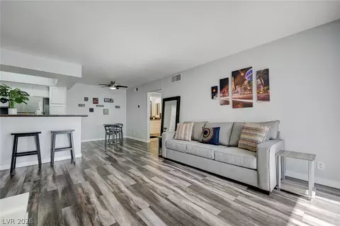1455 E Katie Ave #D11, Las Vegas, NV 89119