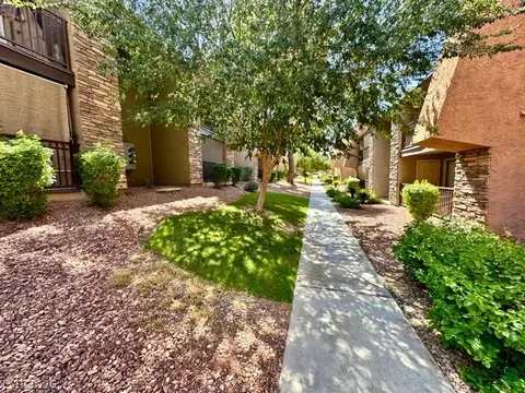 5317 Indian River Dr #297, Las Vegas, NV 89103