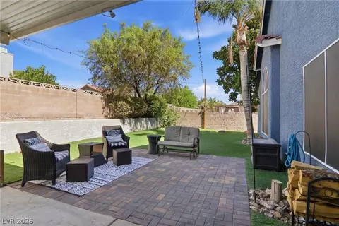 7943 Lions Mane Ct, Las Vegas, NV 89123