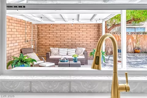 2908 Bernardo Ln, Las Vegas, NV 89102