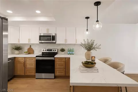 4567 Madreperla St, Las Vegas, NV 89121