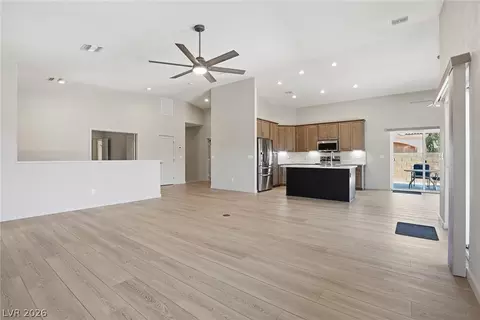Living - 1427 Palm Dr, Laughlin, NV 89029 photo 6 of 8