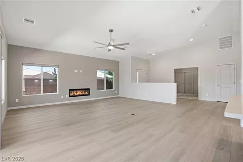 Living - 1427 Palm Dr, Laughlin, NV 89029 photo 3 of 8