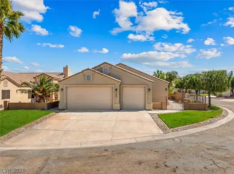 Exterior - 1427 Palm Dr, Laughlin, NV 89029 photo 2 of 14