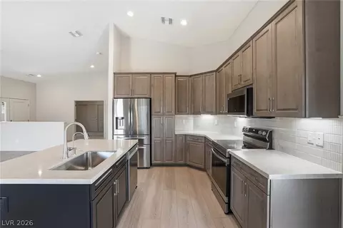 Kitchen - 1427 Palm Dr, Laughlin, NV 89029 photo 3 of 4