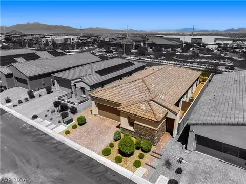 382 Nine Mile Creek Dr, Las Vegas, NV 89138