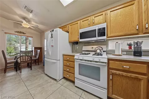 Kitchen - 489 Dalgreen Pl, Henderson, NV 89012 photo 1 of 2