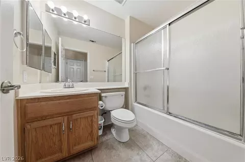 Bath - 489 Dalgreen Pl, Henderson, NV 89012 photo 2 of 2
