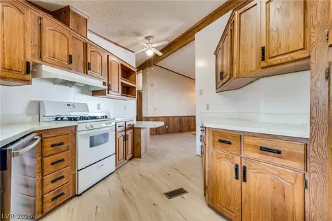 Kitchen - 1005 Adobe Cir, Boulder City, NV 89005 photo 3 of 5