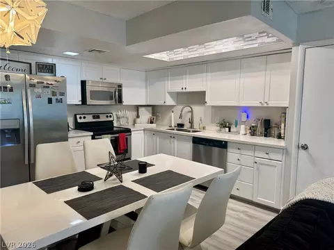 5474 S Maryland Pkwy, Las Vegas, NV 89119