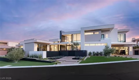 81 Hawk Ridge Dr, Las Vegas, NV 89135