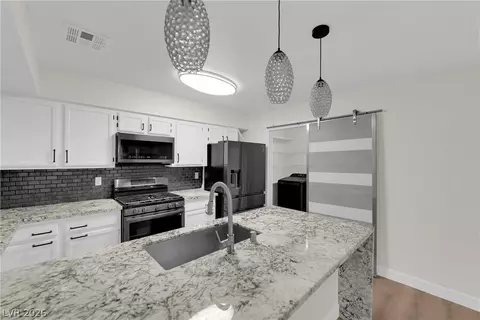 2133 Willowbury Dr #A, Las Vegas, NV 89108