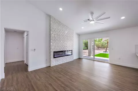 9529 Ruby Hills Dr, Las Vegas, NV 89134