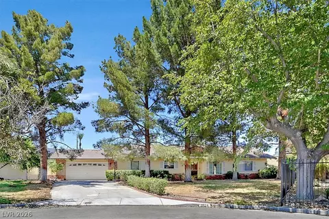 3618 Fieldcrest Rd, Las Vegas, NV 89121