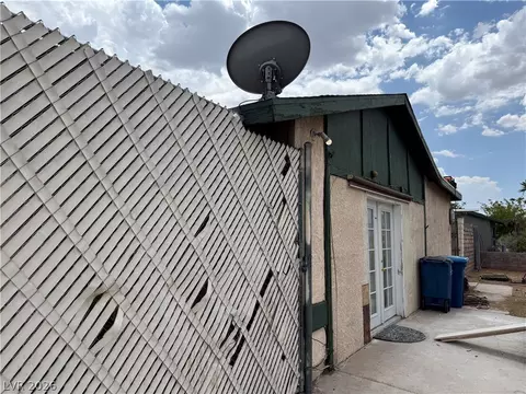 417 Lorenzi St, Las Vegas, NV 89107