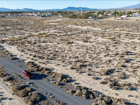 3260 E Toucan Ct, Pahrump, NV 89048