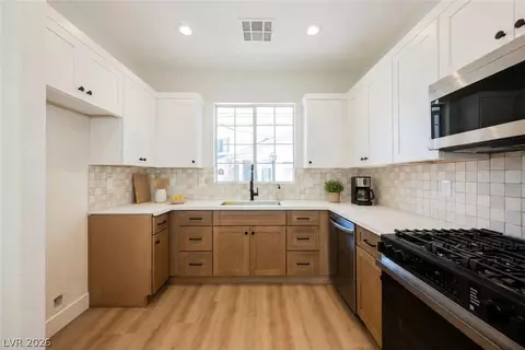 10361 Adams Chase St, Las Vegas, NV 89183